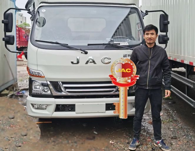 提了一輛又一輛！“90后”陳卓：江淮輕卡 我的“福星”