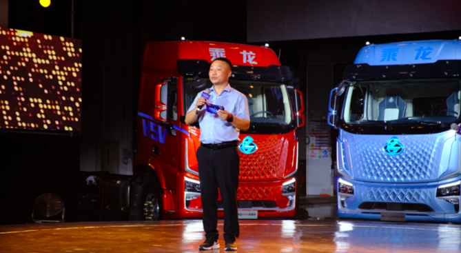 熱心公益、為愛發聲！乘龍老友會“0號老友”龍兵和他的貨運人生