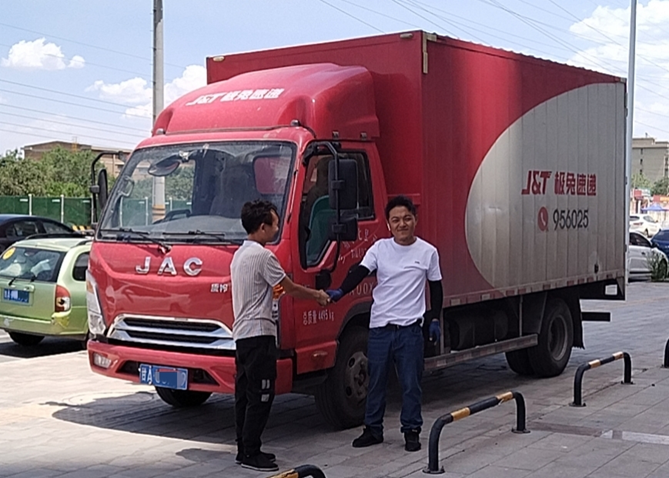 1號信賴 品質出圈 江淮1卡康鈴在極兔速運很火爆！