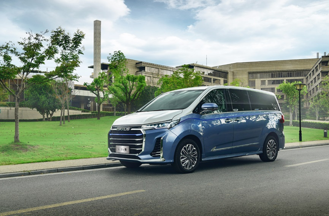 交付近20臺MIFA氫，上汽大通成首家實現氫能源MPV規模型示范運營車企