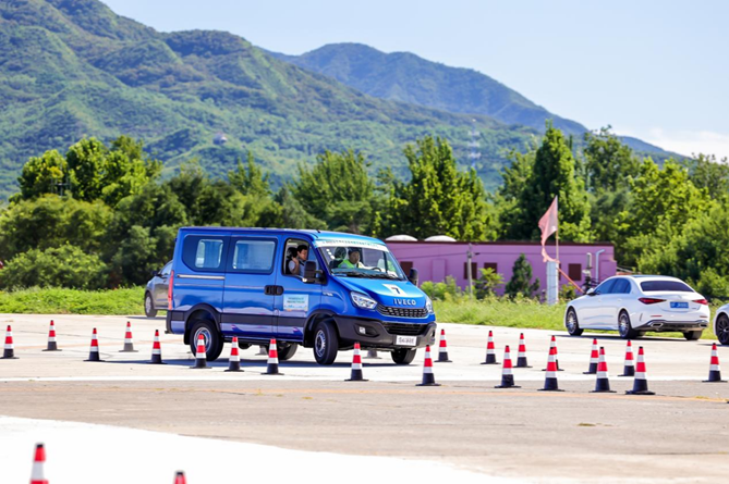 大空間強承載 城配物流運輸首選依維柯