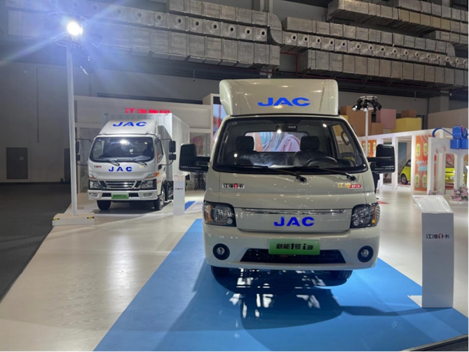 發(fā)力新能源，江淮1卡閃耀?？谛履茉呆咧悄芷囌?>
                </div>
            </a>
        </div>
        <div   id=