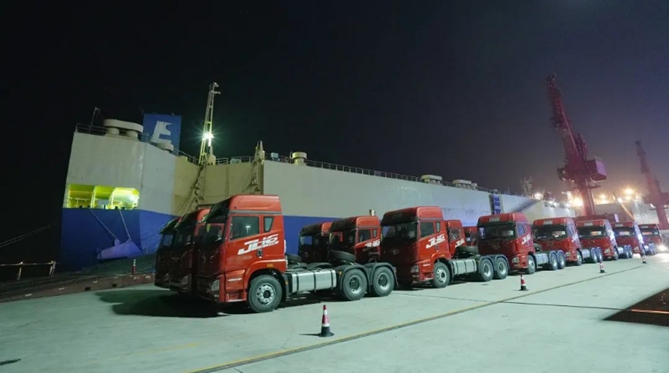 海外市場(chǎng)喜迎開(kāi)門(mén)紅，解放重卡批量出口印尼