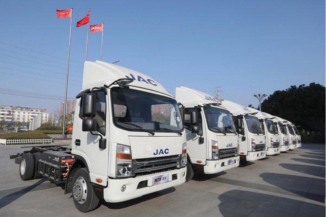 國際帥鈴電動輕卡批量交付歐洲，江淮1卡為世界貢獻中國力量！