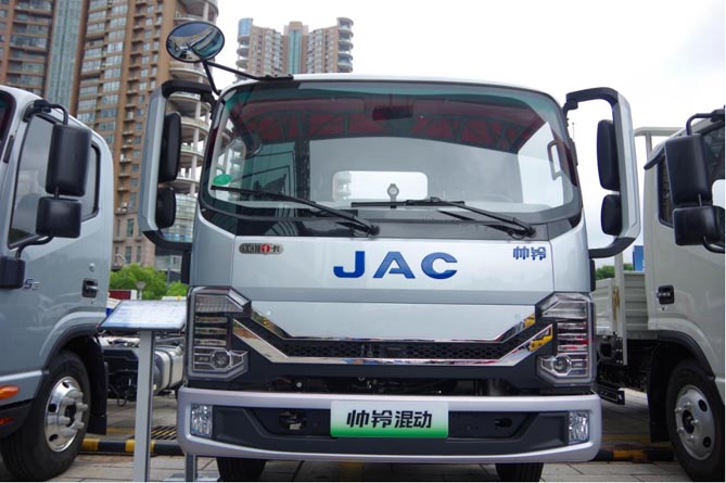 行業(yè)首家！江淮1卡P1+P3混動(dòng)技術(shù)路線帥鈴HS6混動(dòng)新品曝光