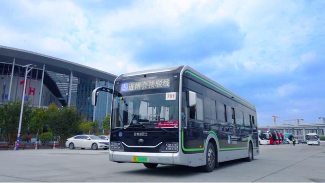 六載同行，宇通再度護航進博會