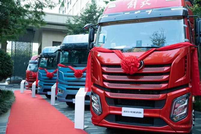天然氣重卡領(lǐng)跑， 一汽解放穩(wěn)居10月終端銷量榜首