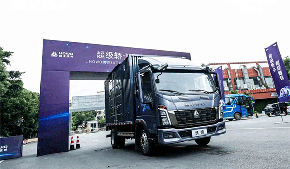 勇闖科技高峰 HOWO統帥AT輕卡堪稱“AT自動擋輕卡開創者”