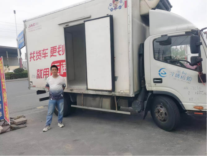 山東煙臺姜師傅： 煙臺大櫻桃獨有的“香甜”，搭上江淮1卡帥鈴的“快車”，奔向全國各地