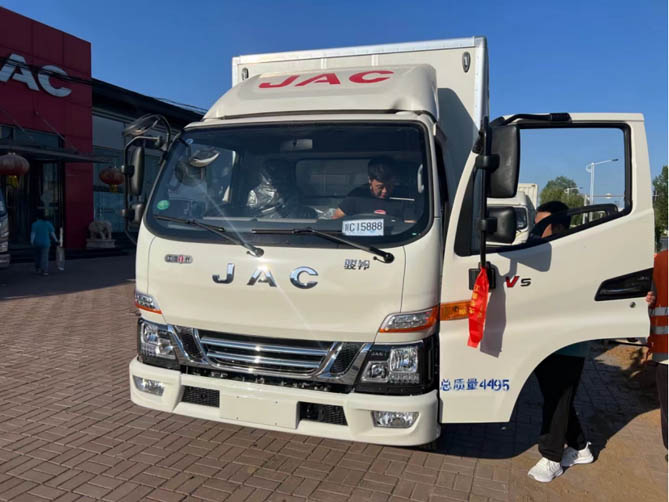 物流公司老總說：無論做什么運輸，心心念念的還是江淮1卡駿鈴