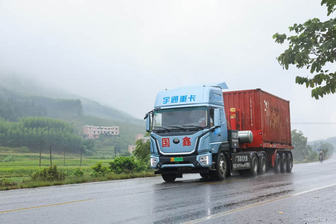 宇通重卡在全國首條長距離電動重卡線路成功運營！