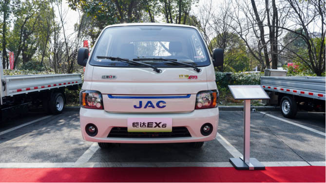 買純電轎卡認(rèn)準(zhǔn)愷達(dá)EX6，64度版續(xù)航320km，像開轎車去掙錢