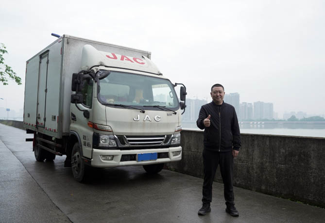 江淮1卡與1號(hào)伙伴唐加齊雙向奔赴，百萬公里無大修破記錄