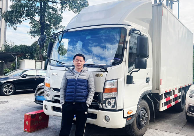 【周六有老友】1號(hào)伙伴陳師傅攜手江淮1卡帥鈴，一路坦途逐夢(mèng)行